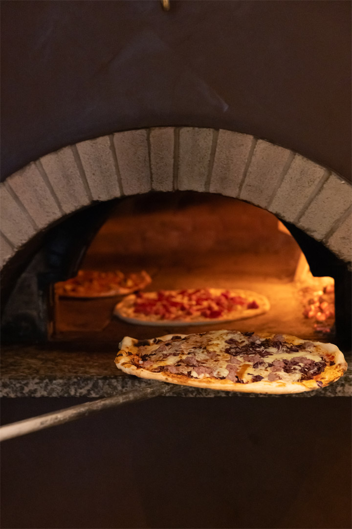 pizzeria lungomare rimini gatto nero 8
